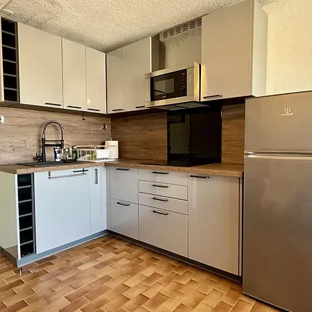 Avec Piscine, Parking Prive Et Loggia - 4 Couchages, Proche Et Commerces - Fr-1-225-818 * Argeles-sur-Mer